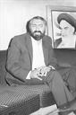 051213-201مصاحبه مهندس غرضی با خبرنگار تلویزیون ایران در فرودگاه-1364.3.1--( )
