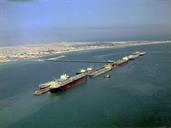 011217-167-پایانه صادرات نفت - اسکله آذرپاد جزیره خارک خلیج فارس -1353.1.10