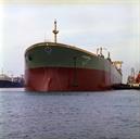 کشتی نفتکش 230000 تنی آذرپاد در اسکله تی جزیره خارک اردیبهشت 1354 (18)