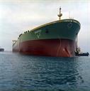 کشتی نفتکش 230000 تنی آذرپاد در اسکله تی جزیره خارک اردیبهشت 1354 (19)