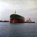 کشتی نفتکش 230000 تنی آذرپاد در اسکله تی جزیره خارک اردیبهشت 1354 (23)