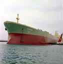 کشتی نفتکش 230000 تنی آذرپاد در اسکله تی جزیره خارک اردیبهشت 1354 (26)