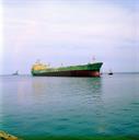 کشتی نفتکش 230000 تنی آذرپاد در اسکله تی جزیره خارک اردیبهشت 1354 (28)
