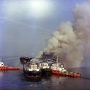 بمباران سکوی بهره برداری رشادت در خلیج فارس توسط آمریکا مهر 1365 سید مصطفی حسینی (8)