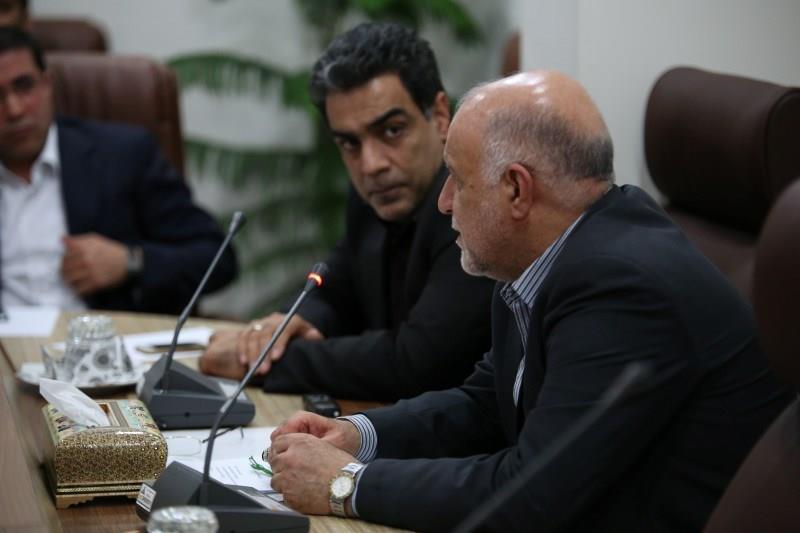 افطاری وزیر نفت بیژن زنگنه با مدیر مسولان رسانه 94.04.20 رضا رستمی (168)