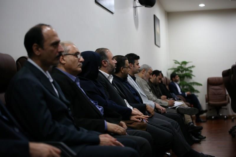 افطاری وزیر نفت بیژن زنگنه با مدیر مسولان رسانه 94.04.20 رضا رستمی (172)