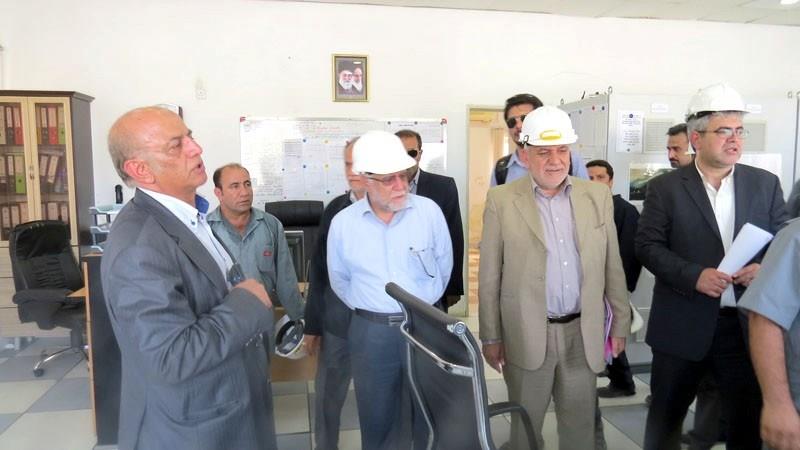 بازدید زنگنه و وزیری از تاسیات نفتی قشم 930530 (3)