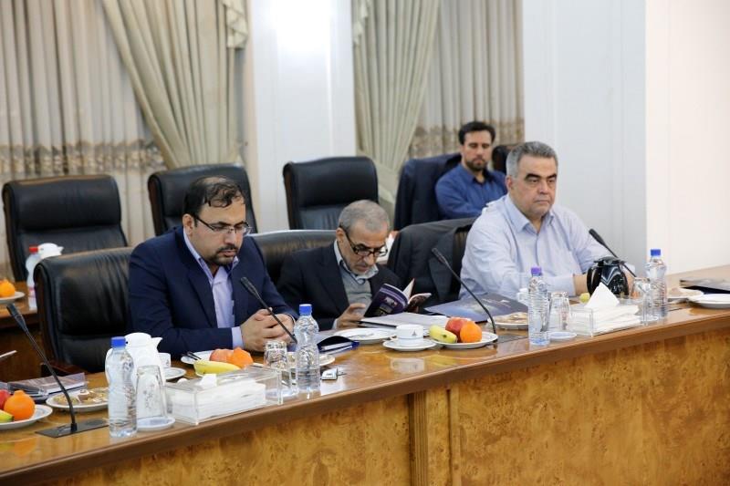 اعضای کمیسیون انرژی مجلس شورای اسلامی با حضور وزیر نفت زنگنه روز پنجشنب (11)