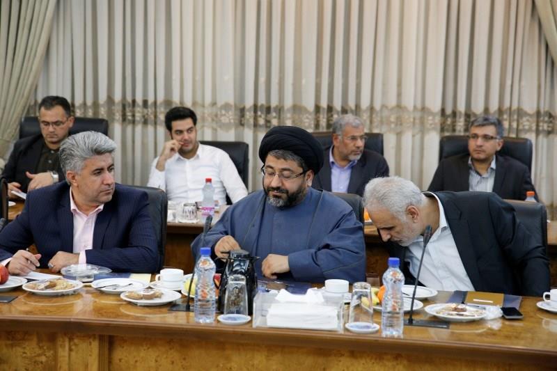 اعضای کمیسیون انرژی مجلس شورای اسلامی با حضور وزیر نفت زنگنه روز پنجشنب (23)