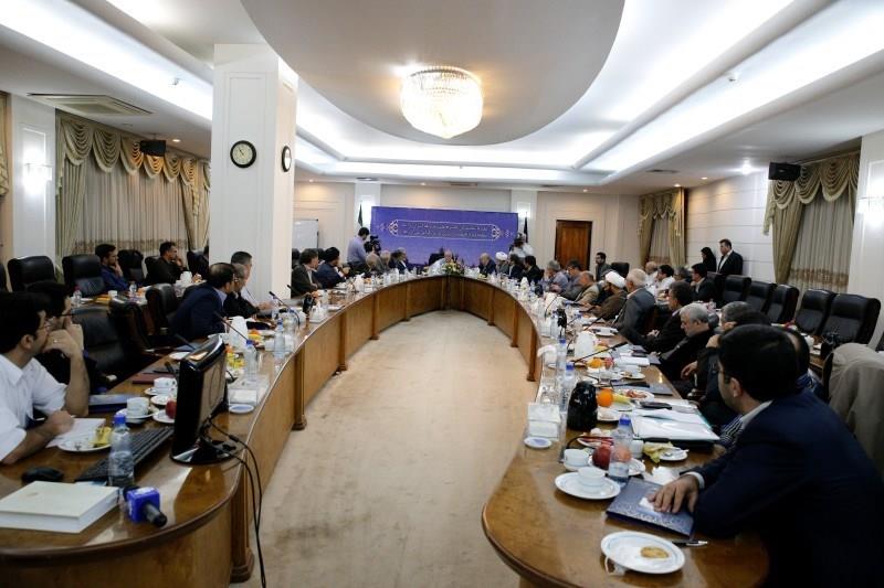 اعضای کمیسیون انرژی مجلس شورای اسلامی با حضور وزیر نفت زنگنه روز پنجشنب (31)
