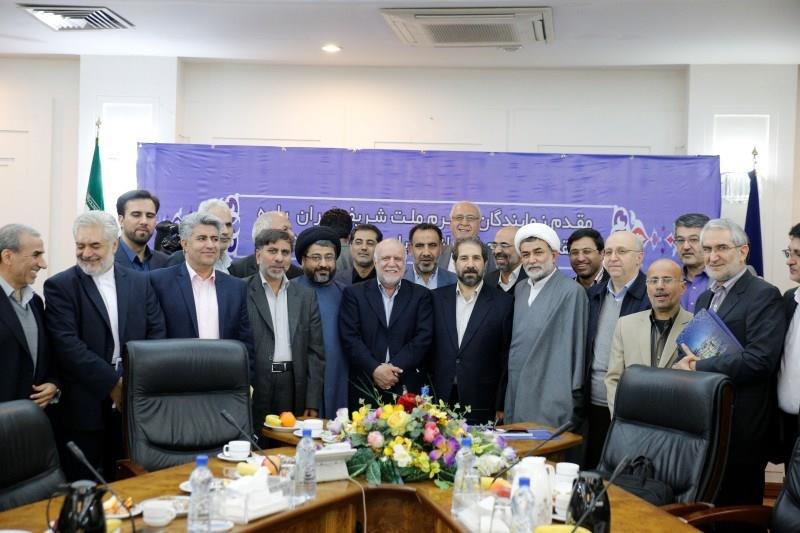اعضای کمیسیون انرژی مجلس شورای اسلامی با حضور وزیر نفت زنگنه روز پنجشنب (40)