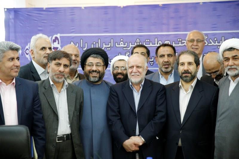 اعضای کمیسیون انرژی مجلس شورای اسلامی با حضور وزیر نفت زنگنه روز پنجشنب (46)