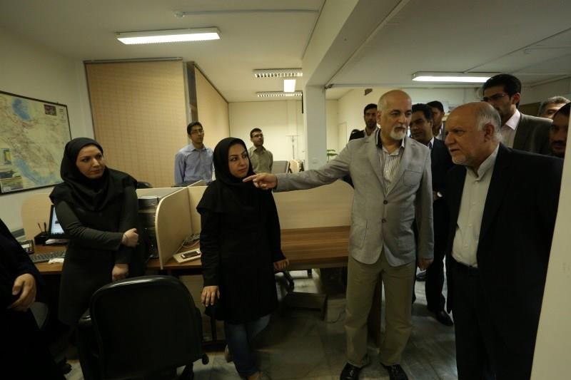 بیژن زنگنه وزیر نفت در بازدید از شانا 930519 عکاس محمد قدمعلی (11)