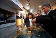 بازدید رییس مجلس لاریجانی و وزیر نفت بیژن زنگنه از نمایشگاه تاسیسات دریایی در ساختمان مجلس 94.3.17 (7)