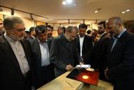 بازدید رییس مجلس لاریجانی و وزیر نفت بیژن زنگنه از نمایشگاه تاسیسات دریایی در ساختمان مجلس 94.3.17 (12)