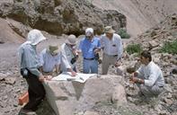 عملیات اکتشاف- عملیات زمین شناسی در کوههای الیگودرز 28-3-1379 عبدارضا محسنی (9)