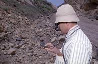 عملیات اکتشاف- عملیات زمین شناسی در کوههای الیگودرز 28-3-1379 عبدارضا محسنی (8)