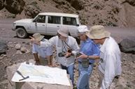 عملیات اکتشاف- عملیات زمین شناسی در کوههای الیگودرز 28-3-1379 عبدارضا محسنی (11)