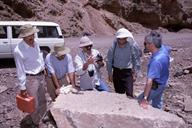 عملیات اکتشاف- عملیات زمین شناسی در کوههای الیگودرز 28-3-1379 عبدارضا محسنی (16)