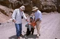 عملیات اکتشاف- عملیات زمین شناسی در کوههای الیگودرز 28-3-1379 عبدارضا محسنی (18)