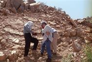 عملیات اکتشاف- عملیات زمین شناسی در کوههای الیگودرز 28-3-1379 عبدارضا محسنی (22)