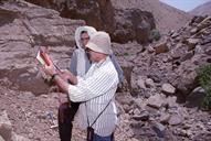 عملیات اکتشاف- عملیات زمین شناسی در کوههای الیگودرز 28-3-1379 عبدارضا محسنی (23)