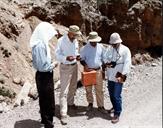 عملیات اکتشاف- عملیات زمین شناسی در کوههای الیگودرز 28-3-1379 عبدارضا محسنی (41)