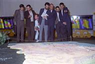 بازدید اعضای کمیسیون نفت مجلس از نمایشگاه دستاوردهای وزارت نفت در هفته دولت-1370.7-عبدالرضا محسنی (3)