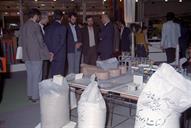 بازدید اعضای کمیسیون نفت مجلس از نمایشگاه دستاوردهای وزارت نفت در هفته دولت-1370.7-عبدالرضا محسنی (6)