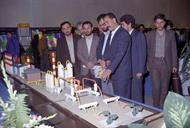 بازدید اعضای کمیسیون نفت مجلس از نمایشگاه دستاوردهای وزارت نفت در هفته دولت-1370.7-عبدالرضا محسنی (14)