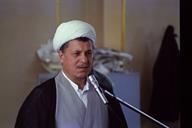 دیدار خانواده شهدای صنعت نفت جنوب با آقای رفسنجانی- رئیس مجلس شورای اسلامی- -1366.5 (3)