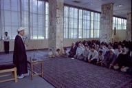 دیدار خانواده شهدای صنعت نفت جنوب با آقای رفسنجانی- رئیس مجلس شورای اسلامی- -1366.5 (4)