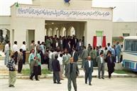 بازدید آقای خاتمی -رئیس جمهور -از منطقه ویژه اقتصادی عسلویه-1377.11- محمدحسن دامی تام (47)