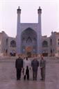 بازدید فاروغ عزیز, رئیس روابط عمومی اوپک از ایران- -شهر تاریخی اصفهان-1376.12-عبدالرضا محسنی (1)