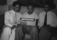 019067-175-حسین مکی در حال خواندن روزنامه -ملی شدن صنعت نفت