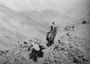 047369-( )-جاده کوهستانی بین امامزاده داوود و شهرستانک دهه 20میلادی-عکاس لارنس لاکهارت