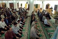 نماز جماعت در نمازخانه ساختمان وزارت نفت 1384.8.11 سید مصطفی حسینی (13)